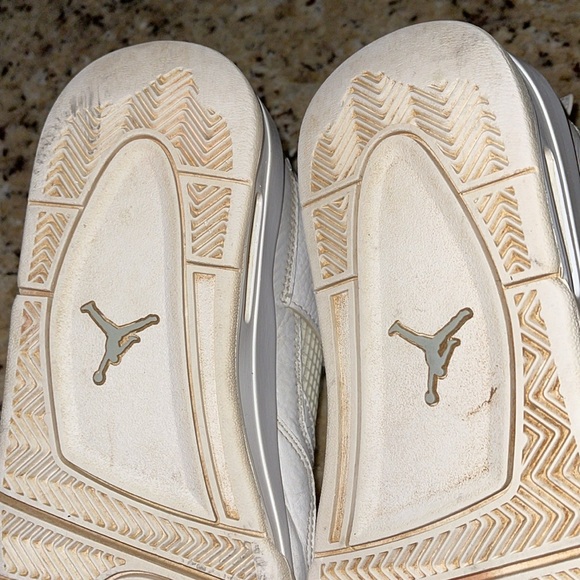 Jordan 4 Retro - Picture 8 of 11